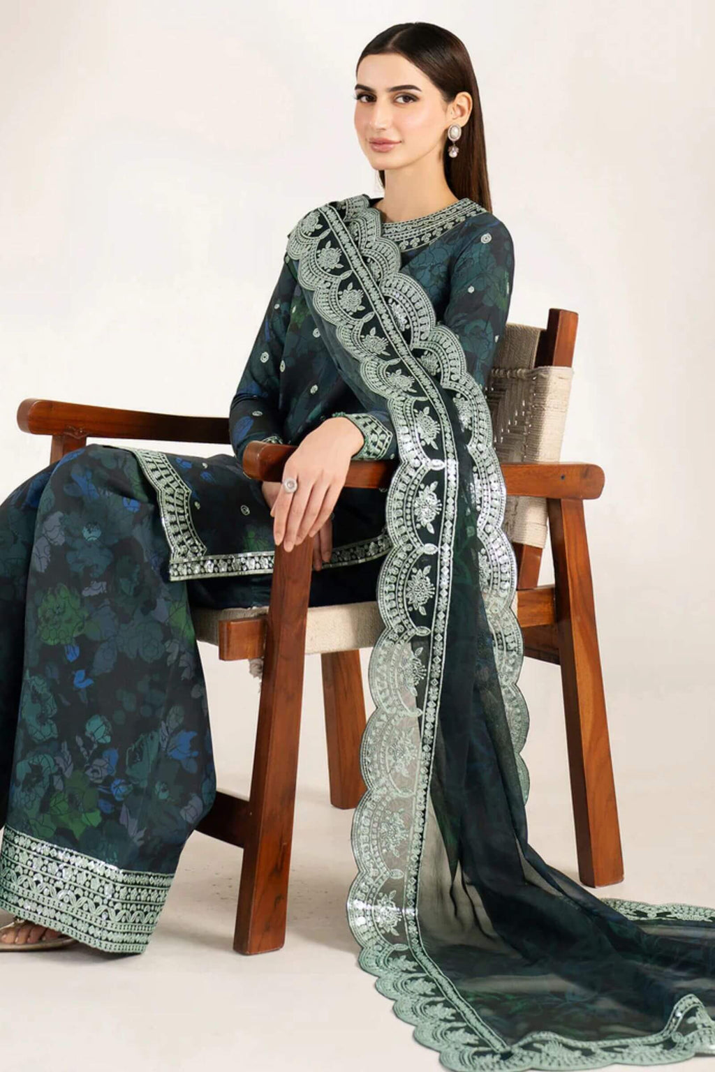 Dhanak , Khadder with Dupatta Embroidery 3Pc