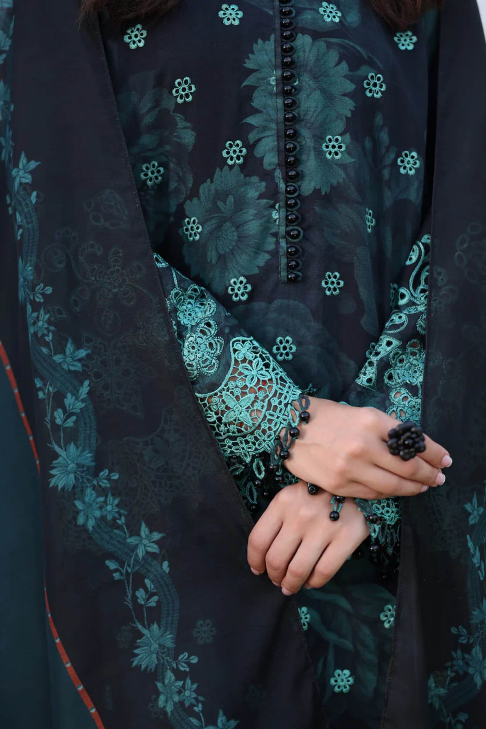 KHADDER WITH PATCHES 3Pc